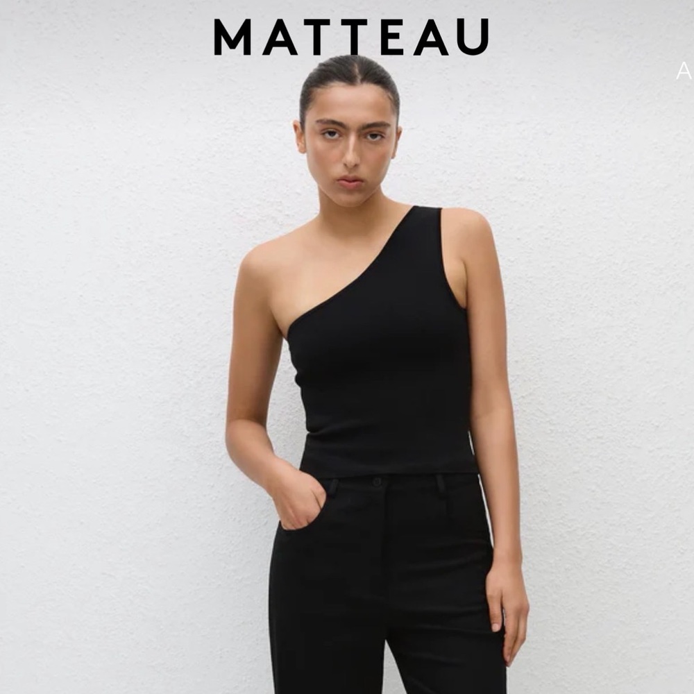 Matteau Black One-Shoulder Asymmetric Tank Top
